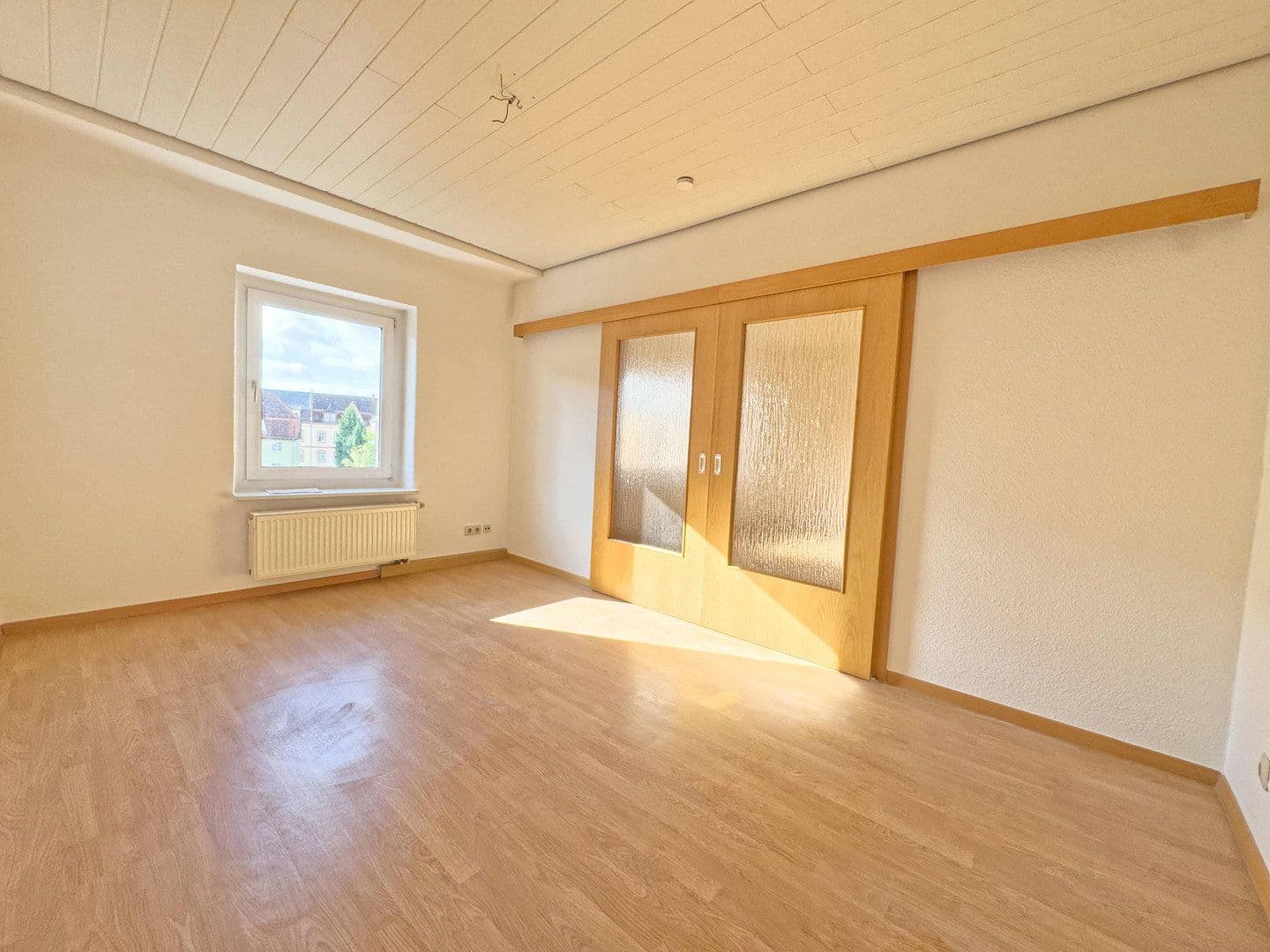 Prenájom bytu 3-izbový 62 m², Dittrichstraße 1, Kamenec, Sasko Prenájom bytu 3-izbový 62 m², Dittrichstraße 1, Kamenec, Sasko