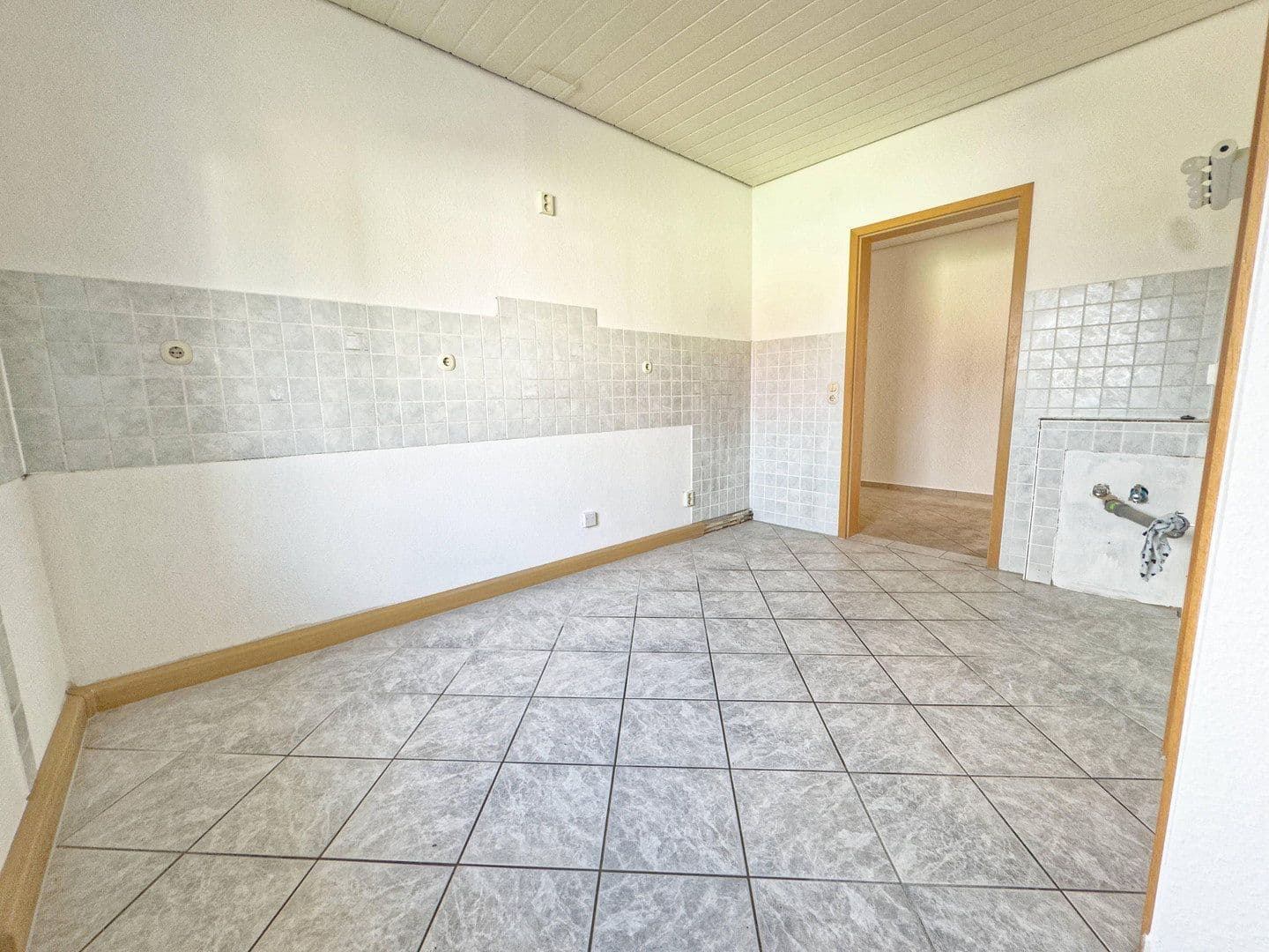 Prenájom bytu 3-izbový 62 m², Dittrichstraße 1, Kamenec, Sasko Prenájom bytu 3-izbový 62 m², Dittrichstraße 1, Kamenec, Sasko