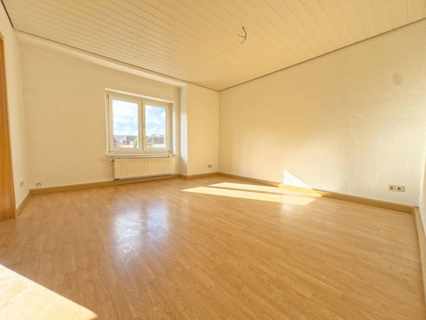 Prenájom bytu 3-izbový 62 m², Dittrichstraße 1, Kamenec, Sasko Prenájom bytu 3-izbový 62 m², Dittrichstraße 1, Kamenec, Sasko