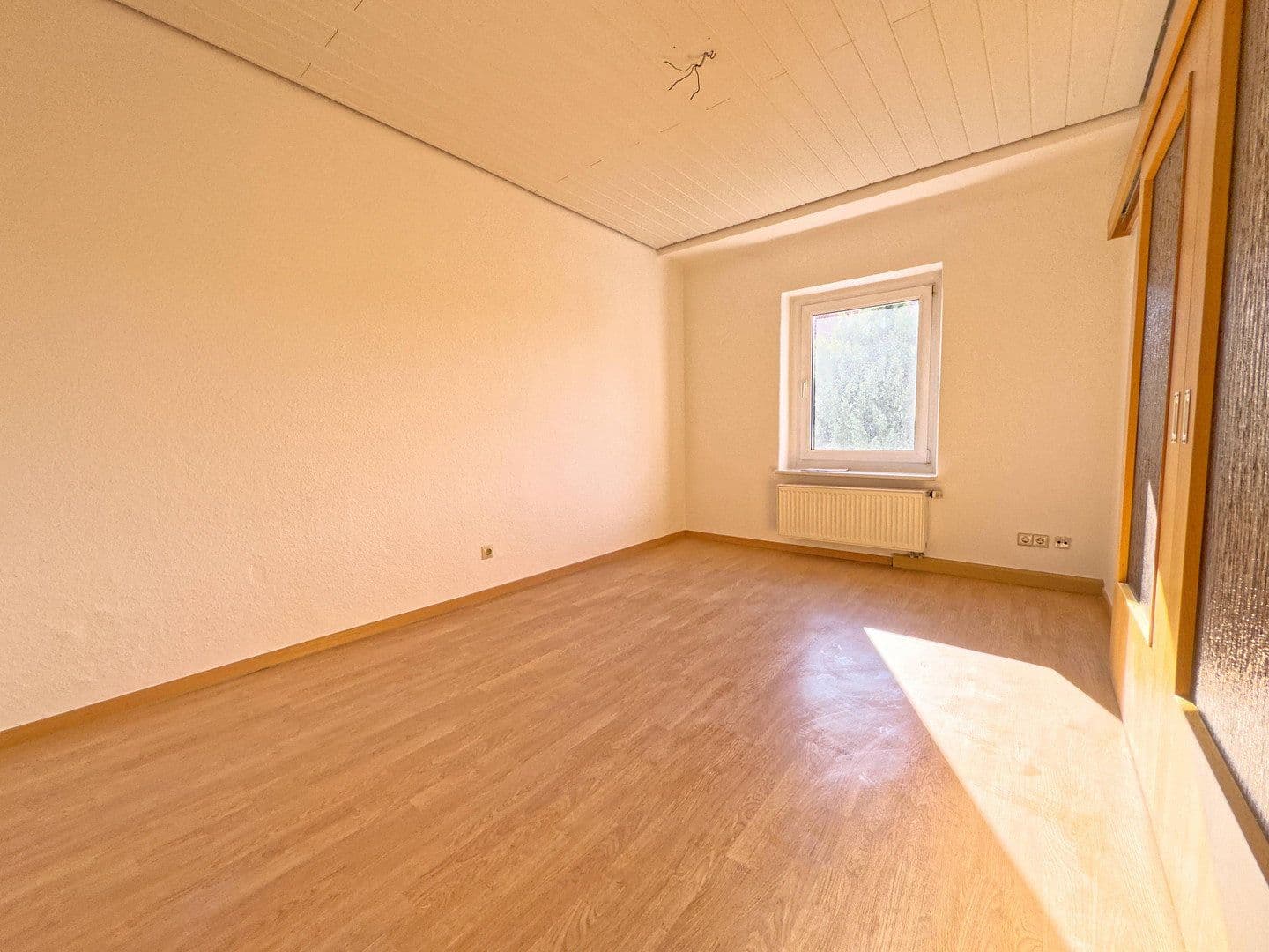 Prenájom bytu 3-izbový 62 m², Dittrichstraße 1, Kamenec, Sasko Prenájom bytu 3-izbový 62 m², Dittrichstraße 1, Kamenec, Sasko