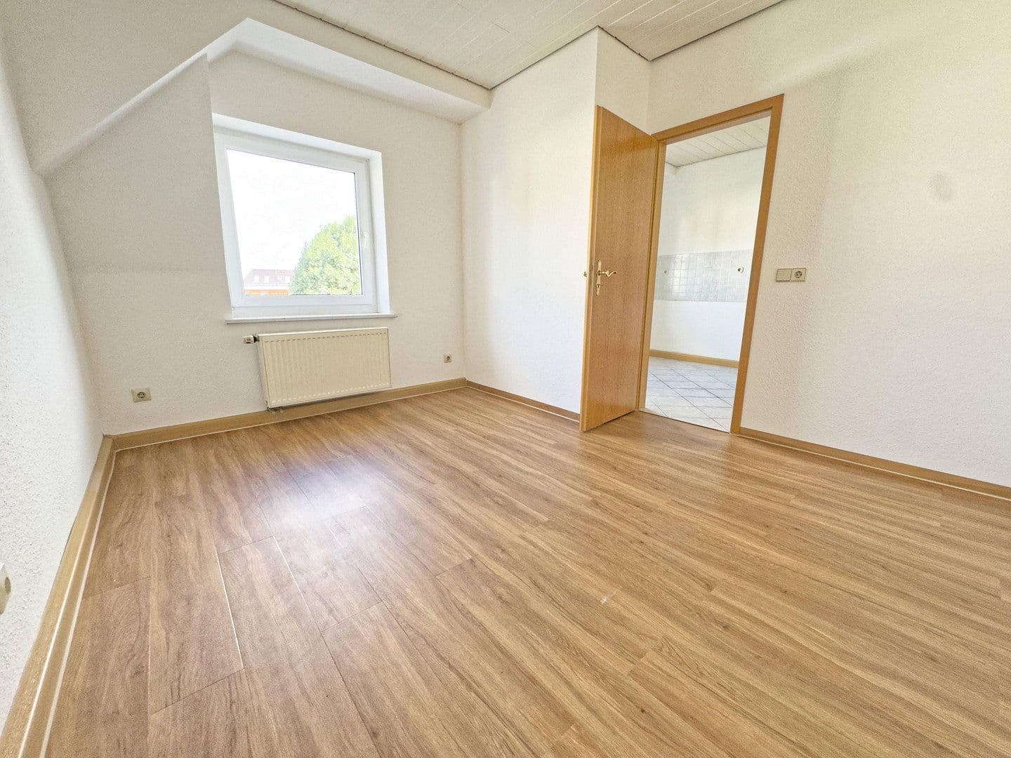 Prenájom bytu 3-izbový 62 m², Dittrichstraße 1, Kamenec, Sasko Prenájom bytu 3-izbový 62 m², Dittrichstraße 1, Kamenec, Sasko