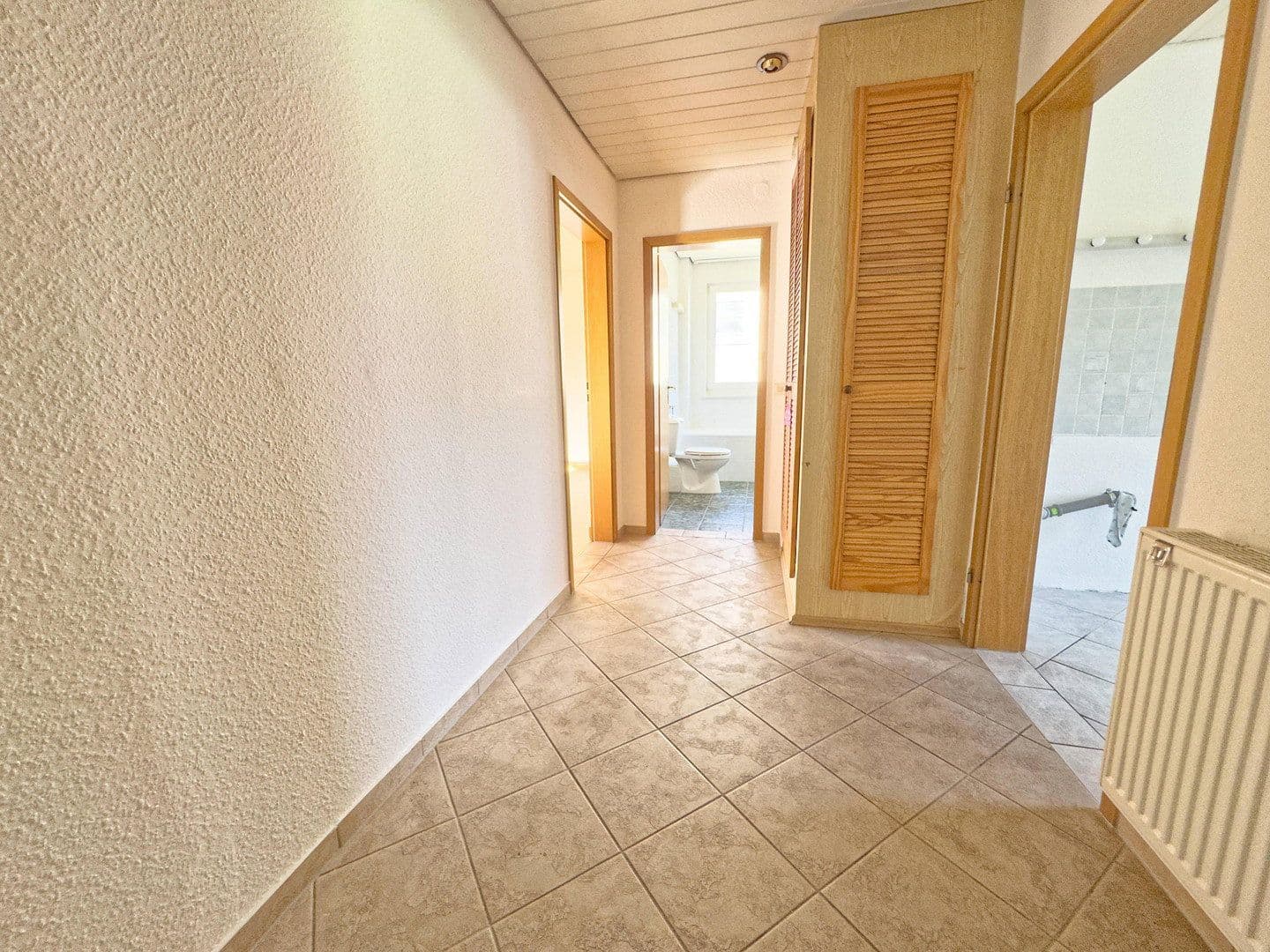 Prenájom bytu 3-izbový 62 m², Dittrichstraße 1, Kamenec, Sasko Prenájom bytu 3-izbový 62 m², Dittrichstraße 1, Kamenec, Sasko