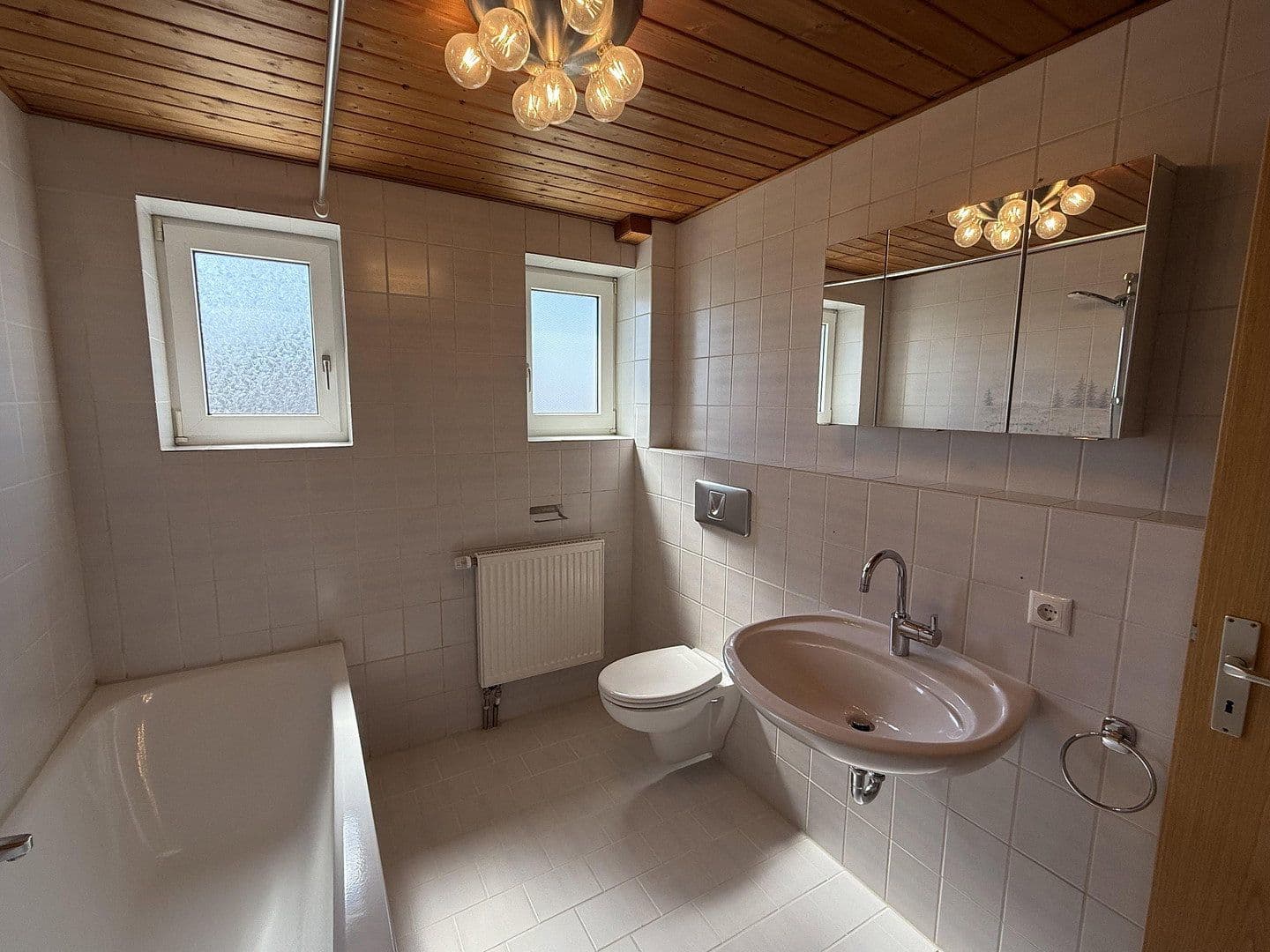 Prenájom bytu 2-izbový 63 m², Attenkirchen, Bavorsko Prenájom bytu 2-izbový 63 m², Attenkirchen, Bavorsko
