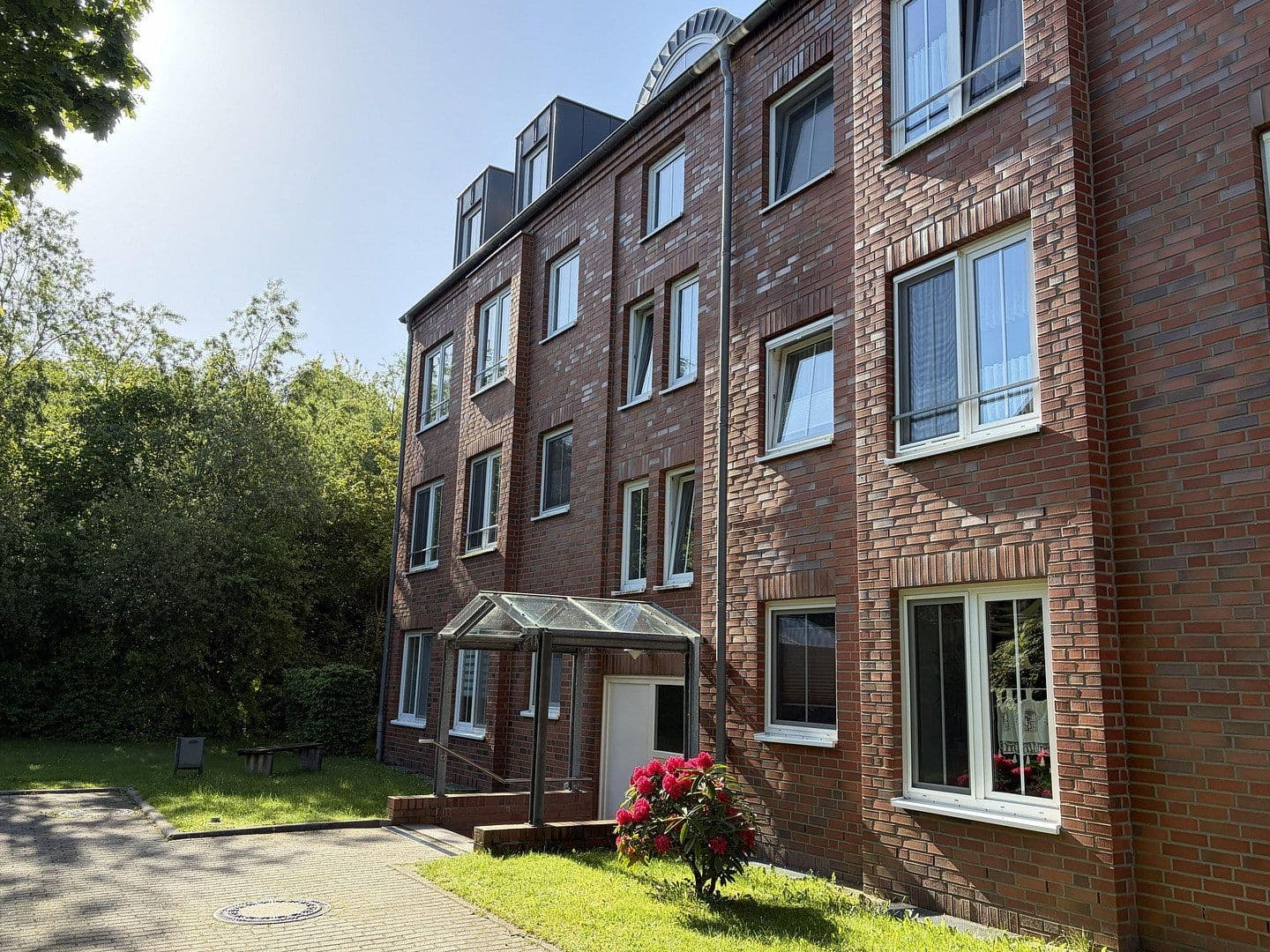 Prenájom bytu 3-izbový 80 m², Ellerried 6, Schwerin, Meklenbursko-Predpomoransko Prenájom bytu 3-izbový 80 m², Ellerried 6, Schwerin, Meklenbursko-Predpomoransko