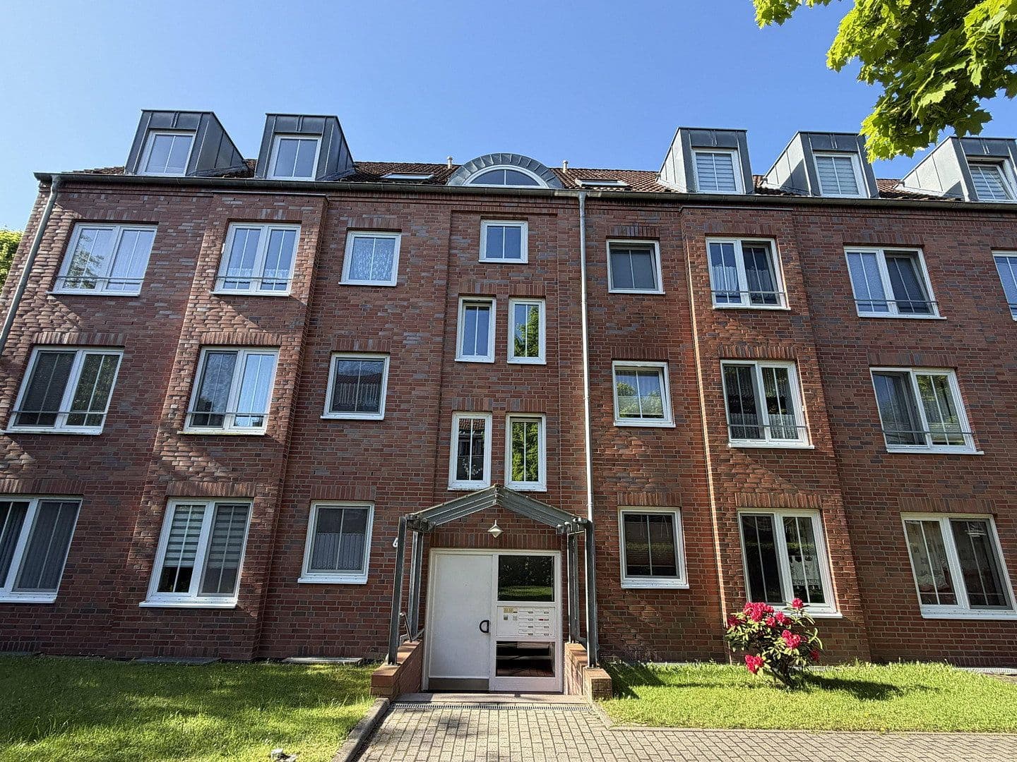 Prenájom bytu 3-izbový 80 m², Ellerried 6, Schwerin, Meklenbursko-Predpomoransko Prenájom bytu 3-izbový 80 m², Ellerried 6, Schwerin, Meklenbursko-Predpomoransko