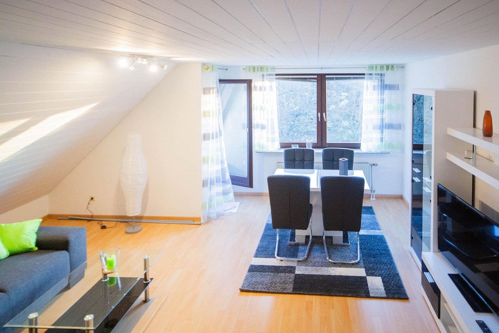 Prenájom bytu 2-izbový 61 m², Künzelsauer Straße 21, Stuttgart, Bádensko-Wurttembersko Prenájom bytu 2-izbový 61 m², Künzelsauer Straße 21, Stuttgart, Bádensko-Wurttembersko