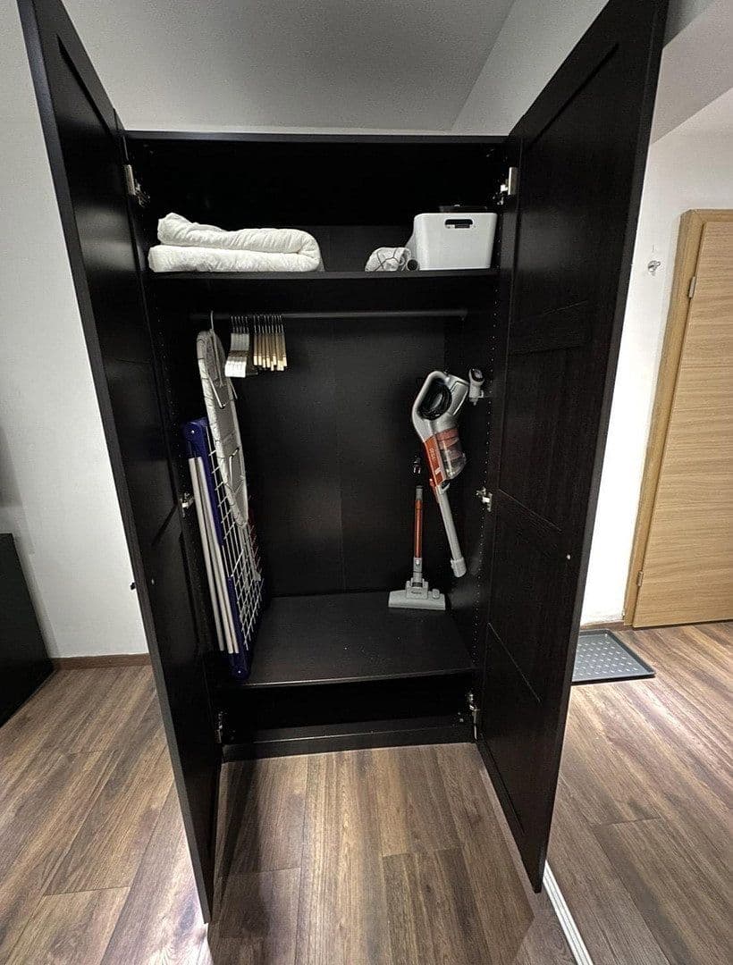 Prenájom bytu 1-izbový 30 m², Schwanheimer Str. 66a, Frankfurt, Hesensko Prenájom bytu 1-izbový 30 m², Schwanheimer Str. 66a, Frankfurt, Hesensko