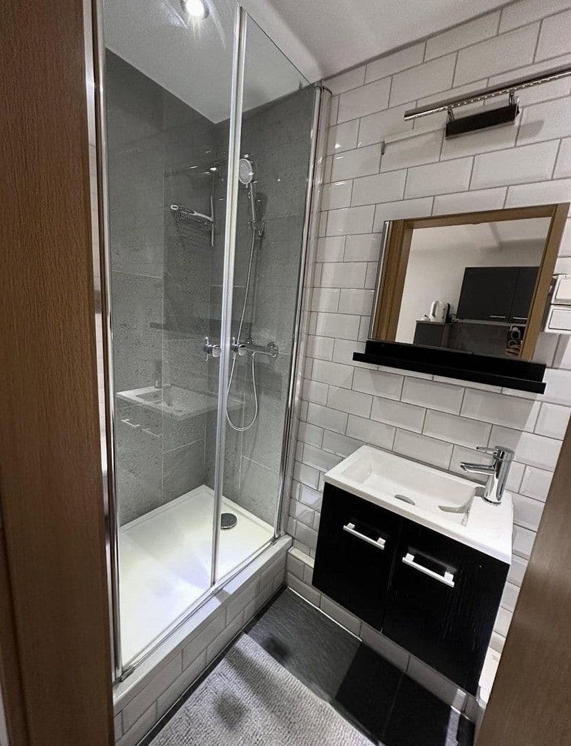Prenájom bytu 1-izbový 30 m², Schwanheimer Str. 66a, Frankfurt, Hesensko Prenájom bytu 1-izbový 30 m², Schwanheimer Str. 66a, Frankfurt, Hesensko