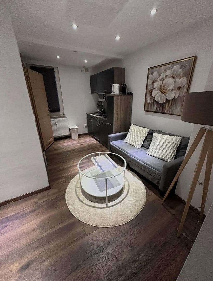 Prenájom bytu 1-izbový 30 m², Schwanheimer Str. 66a, Frankfurt, Hesensko Prenájom bytu 1-izbový 30 m², Schwanheimer Str. 66a, Frankfurt, Hesensko
