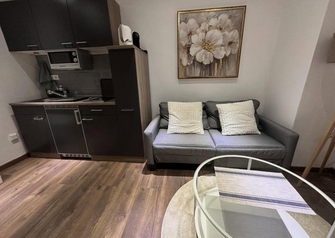 Prenájom bytu 1-izbový 30 m², Schwanheimer Str. 66a, Frankfurt, Hesensko Prenájom bytu 1-izbový 30 m², Schwanheimer Str. 66a, Frankfurt, Hesensko