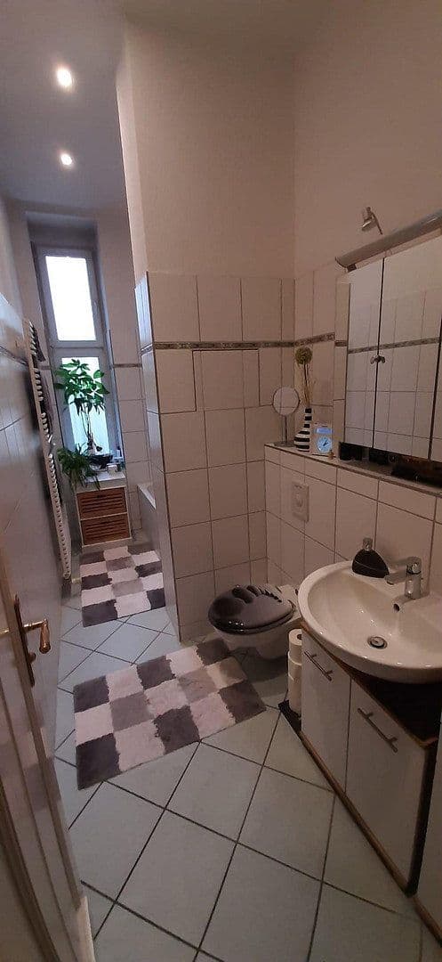 Prenájom bytu 3-izbový 88 m², Herrenhausstr. 11, Berlin, Berlín Prenájom bytu 3-izbový 88 m², Herrenhausstr. 11, Berlin, Berlín