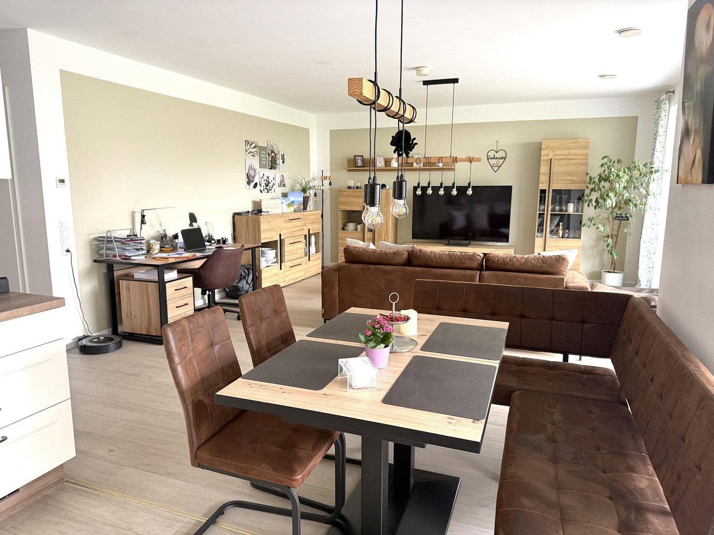 Prenájom bytu 3-izbový 105 m², Lise-Meitner-Straße 9, Hildesheim, Dolné Sasko Prenájom bytu 3-izbový 105 m², Lise-Meitner-Straße 9, Hildesheim, Dolné Sasko