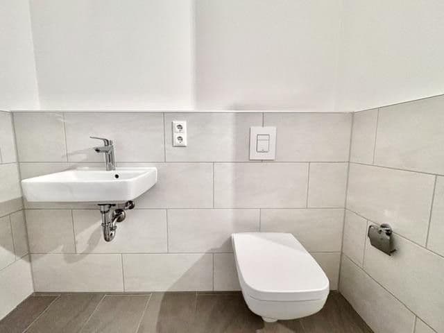 Prenájom bytu 4-izbový 110 m², Berlin, Berlín Prenájom bytu 4-izbový 110 m², Berlin, Berlín