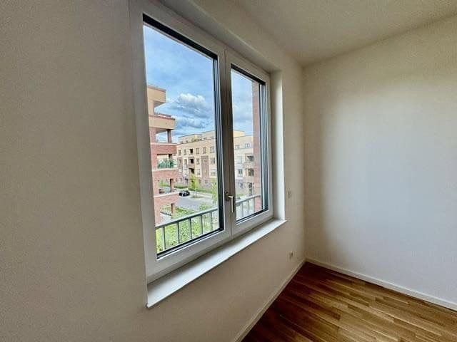 Prenájom bytu 4-izbový 110 m², Berlin, Berlín Prenájom bytu 4-izbový 110 m², Berlin, Berlín