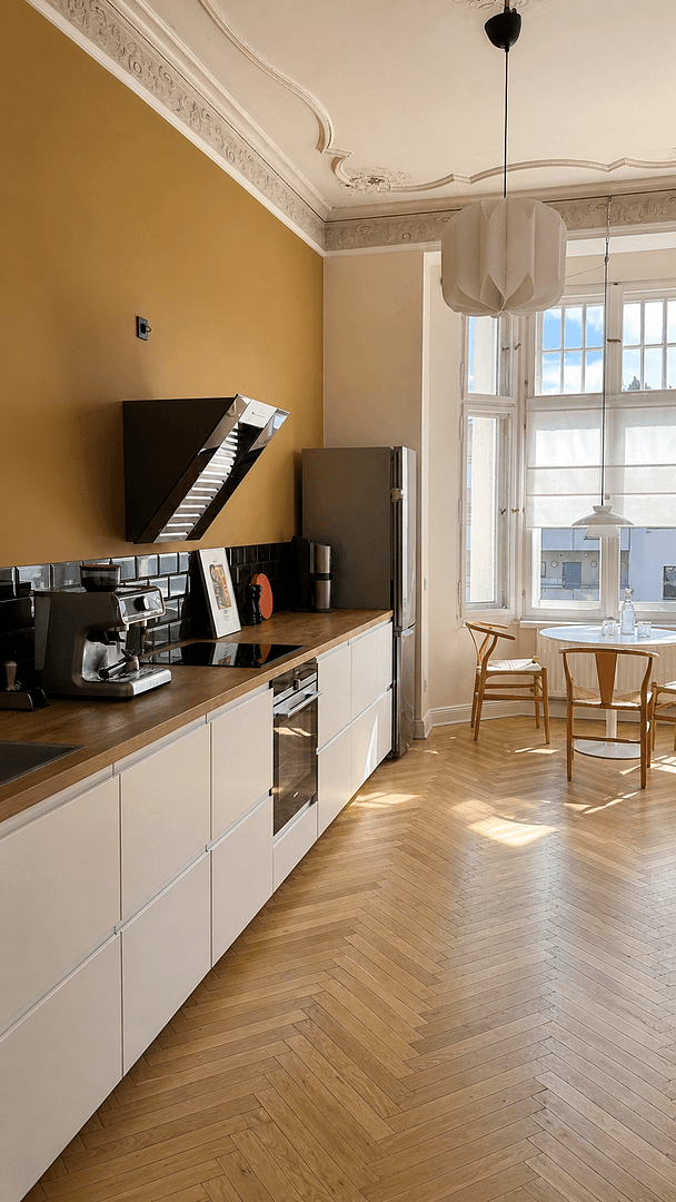 Predaj bytu 3-izbový 110 m², Berlin, Berlín Predaj bytu 3-izbový 110 m², Berlin, Berlín