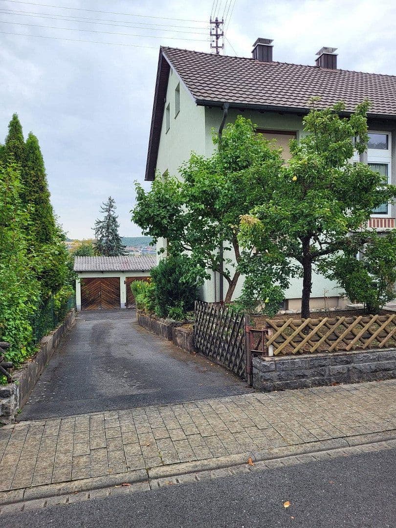 Predaj domu 271 m², pozemok 743 m², Tauberbischofsheim, Bádensko-Wurttembersko Predaj domu 271 m², pozemok 743 m², Tauberbischofsheim, Bádensko-Wurttembersko