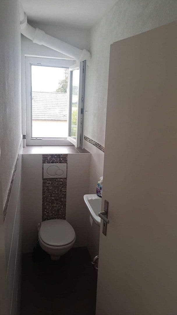 Predaj domu 271 m², pozemok 743 m², Tauberbischofsheim, Bádensko-Wurttembersko Predaj domu 271 m², pozemok 743 m², Tauberbischofsheim, Bádensko-Wurttembersko