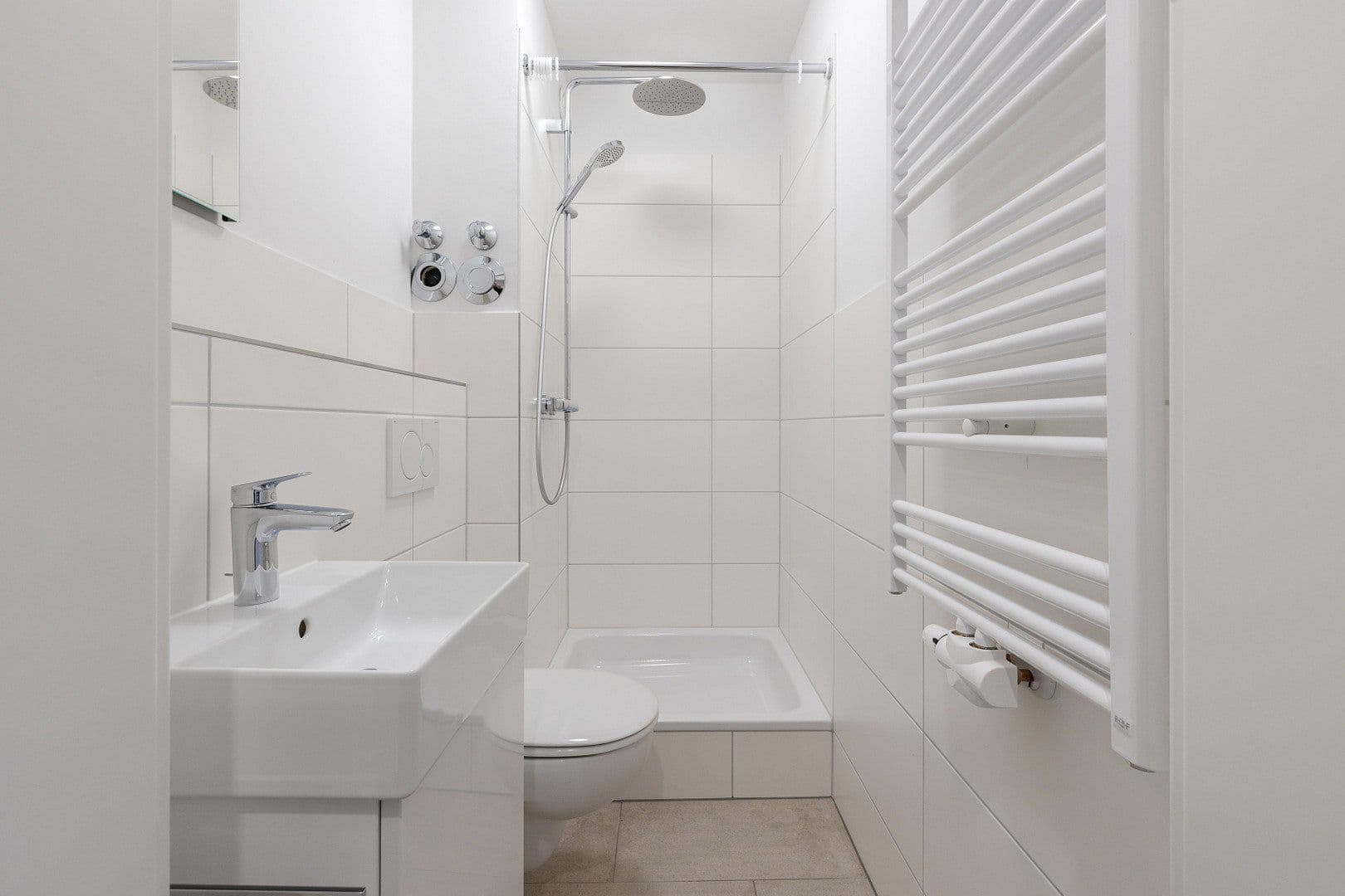 Prenájom bytu 2-izbový 36 m², München, Bavorsko Prenájom bytu 2-izbový 36 m², München, Bavorsko