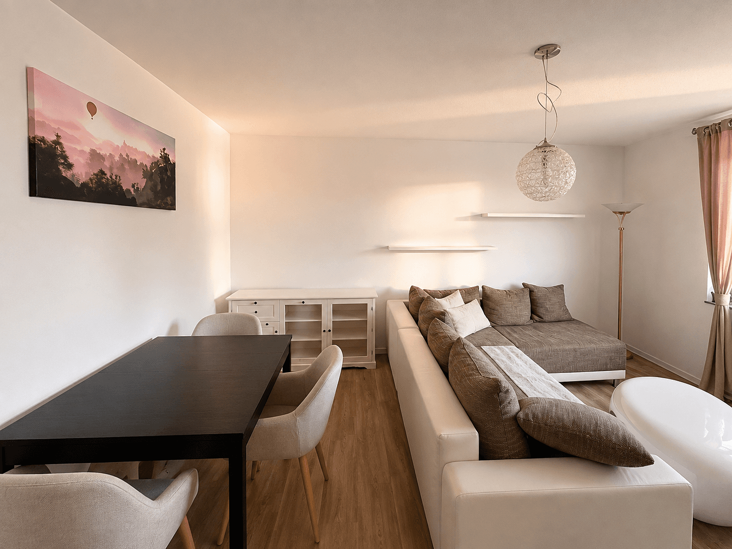 Prenájom bytu 3-izbový 64 m², Dresdner Straße 55, Coswig, Sasko Prenájom bytu 3-izbový 64 m², Dresdner Straße 55, Coswig, Sasko