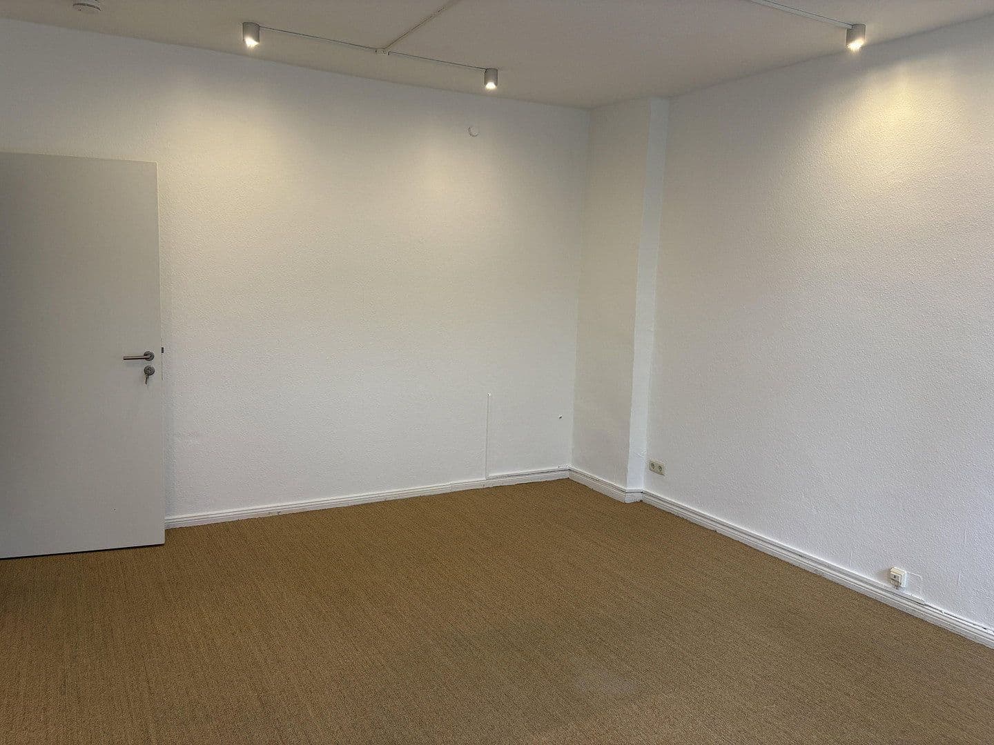 Prenájom kancelárie 124 m², Berliner Straße 45, Berlin, Berlín Prenájom kancelárie 124 m², Berliner Straße 45, Berlin, Berlín