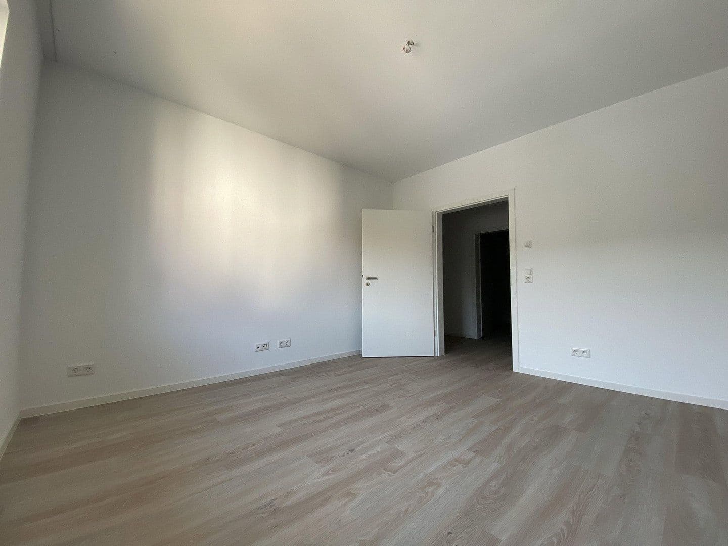 Prenájom bytu 3-izbový 133 m², Marburger Str. 67b, Marburg, Hesensko Prenájom bytu 3-izbový 133 m², Marburger Str. 67b, Marburg, Hesensko