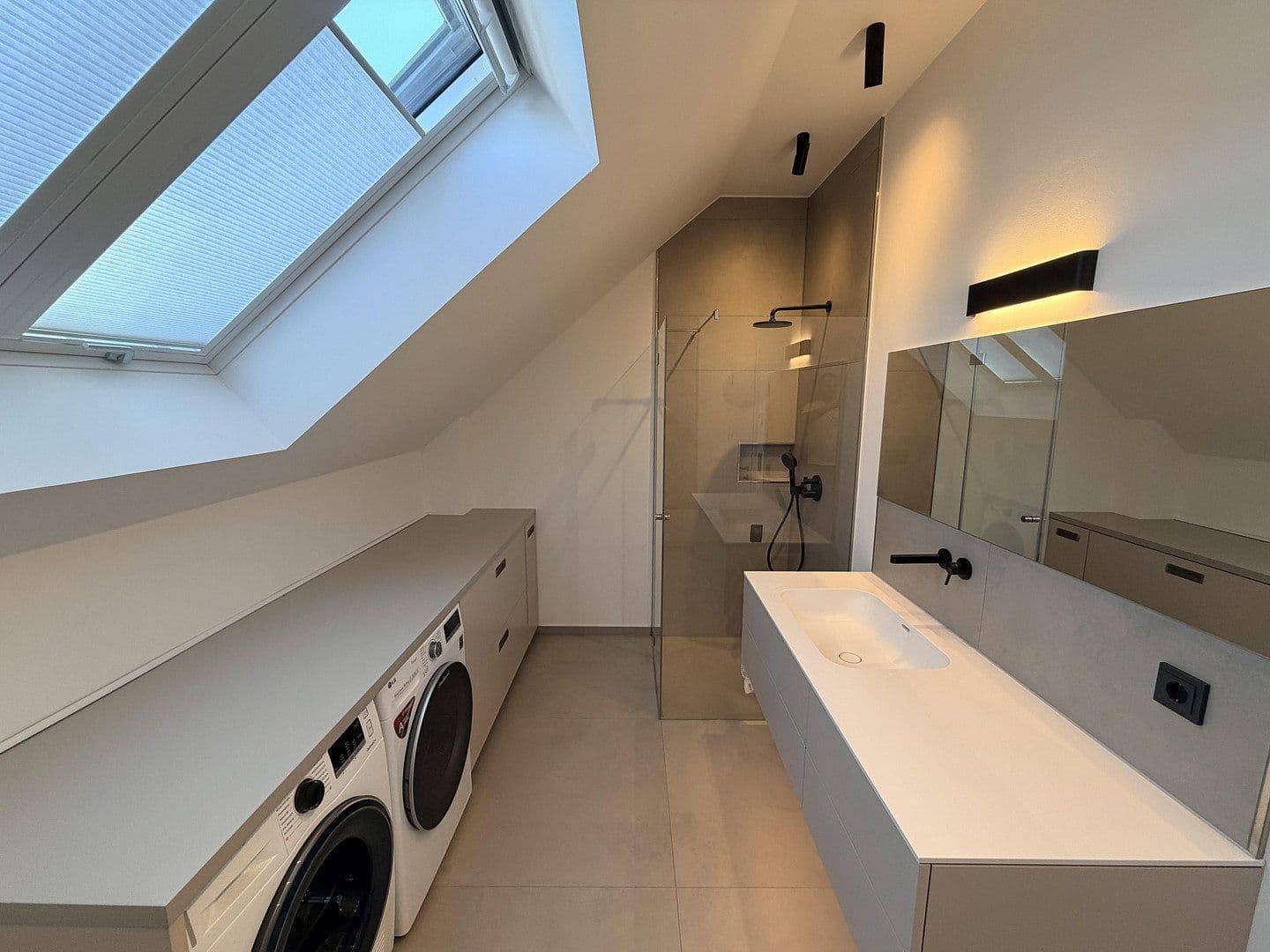 Predaj domu 240 m², pozemok 800 m², Mönchengladbach, Severné Porýnie - Westfálsko Predaj domu 240 m², pozemok 800 m², Mönchengladbach, Severné Porýnie - Westfálsko