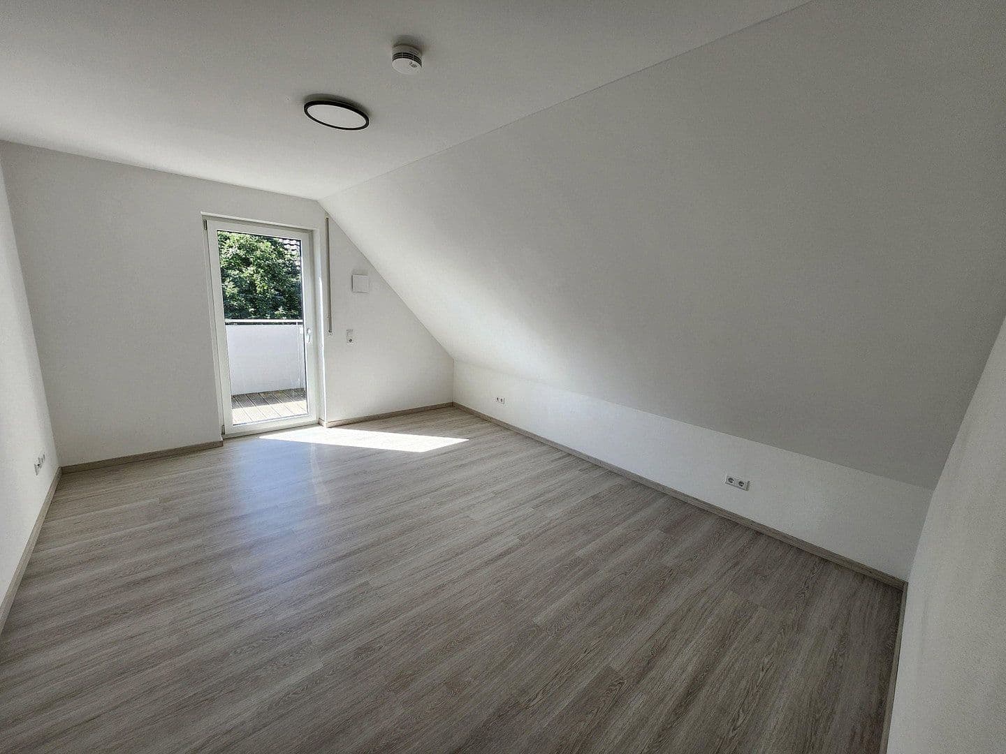 Prenájom bytu 2-izbový 68 m², Biberbach, Bavorsko Prenájom bytu 2-izbový 68 m², Biberbach, Bavorsko