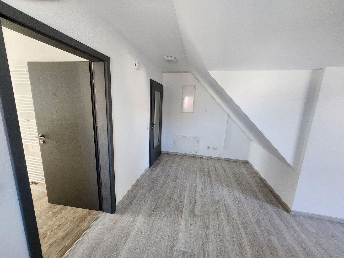 Prenájom bytu 2-izbový 68 m², Biberbach, Bavorsko Prenájom bytu 2-izbový 68 m², Biberbach, Bavorsko