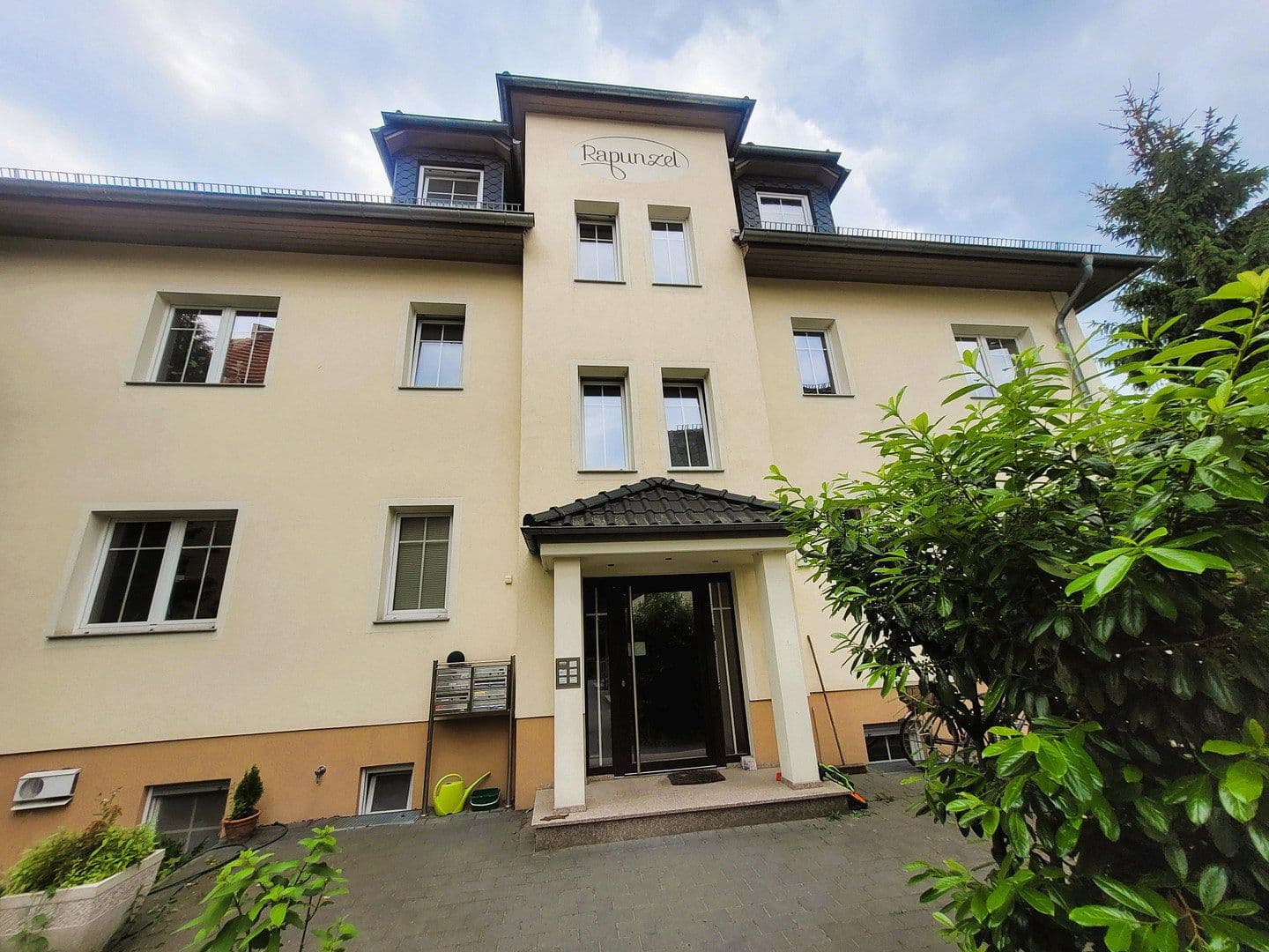 Prenájom bytu 5-izbový 112 m², Genovevastraße 6, Berlin, Berlín Prenájom bytu 5-izbový 112 m², Genovevastraße 6, Berlin, Berlín