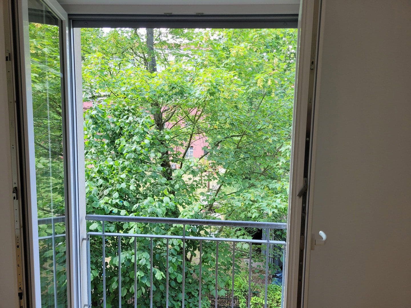Prenájom bytu 5-izbový 112 m², Genovevastraße 6, Berlin, Berlín Prenájom bytu 5-izbový 112 m², Genovevastraße 6, Berlin, Berlín