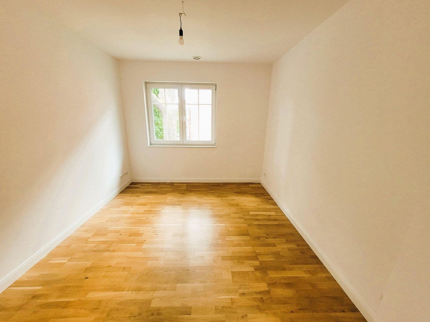 Prenájom bytu 5-izbový 112 m², Genovevastraße 6, Berlin, Berlín Prenájom bytu 5-izbový 112 m², Genovevastraße 6, Berlin, Berlín