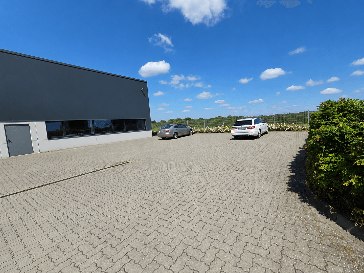 Predaj nebytového priestoru 3.295 m², Siek, Šlezvicko-Holštajnsko Predaj nebytového priestoru 3.295 m², Siek, Šlezvicko-Holštajnsko