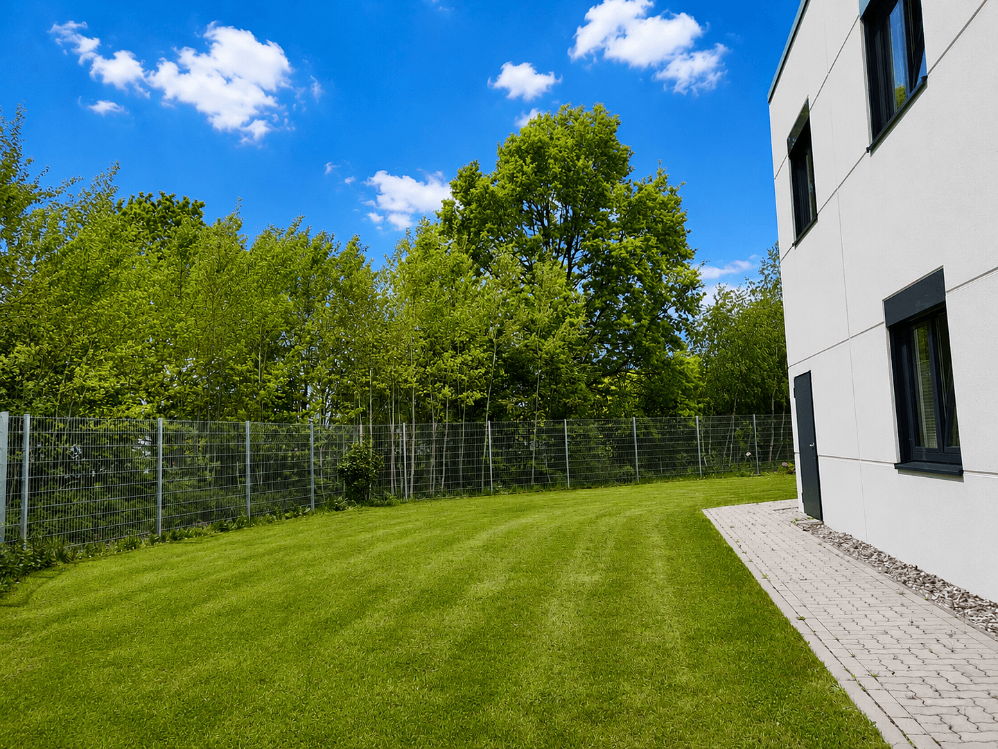 Predaj nebytového priestoru 3.295 m², Siek, Šlezvicko-Holštajnsko Predaj nebytového priestoru 3.295 m², Siek, Šlezvicko-Holštajnsko