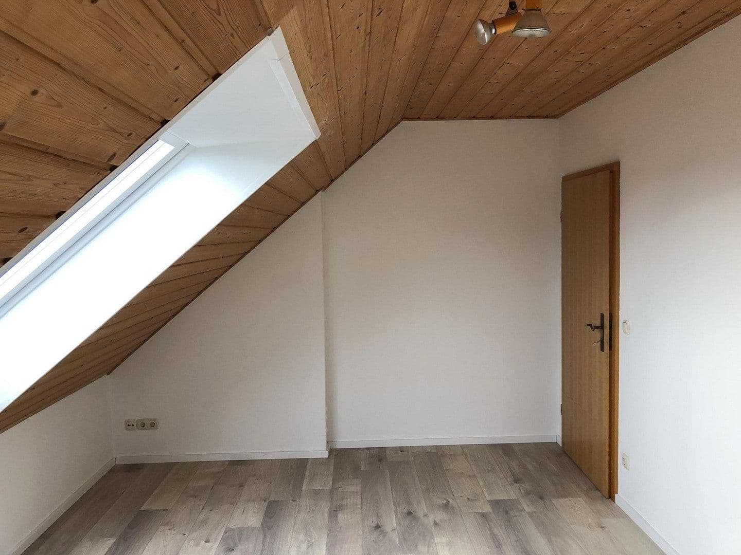 Prenájom bytu 6-izbový 107 m², Schillerstraße 35, Pöttmes, Bavorsko Prenájom bytu 6-izbový 107 m², Schillerstraße 35, Pöttmes, Bavorsko