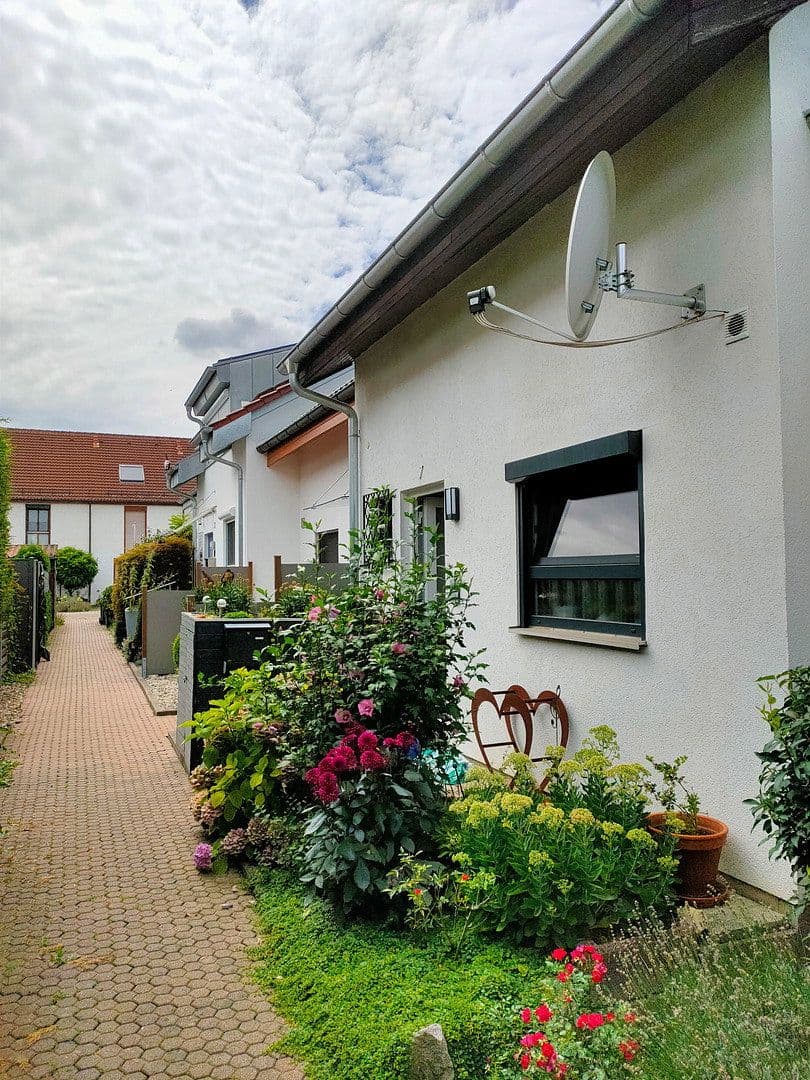 Predaj domu 96 m², pozemok 145 m², Tamm, Bádensko-Wurttembersko Predaj domu 96 m², pozemok 145 m², Tamm, Bádensko-Wurttembersko