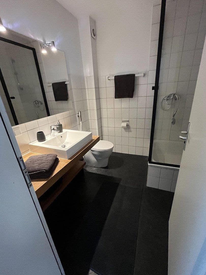 Prenájom bytu 3-izbový 79 m², Krefeld, Severné Porýnie - Westfálsko Prenájom bytu 3-izbový 79 m², Krefeld, Severné Porýnie - Westfálsko