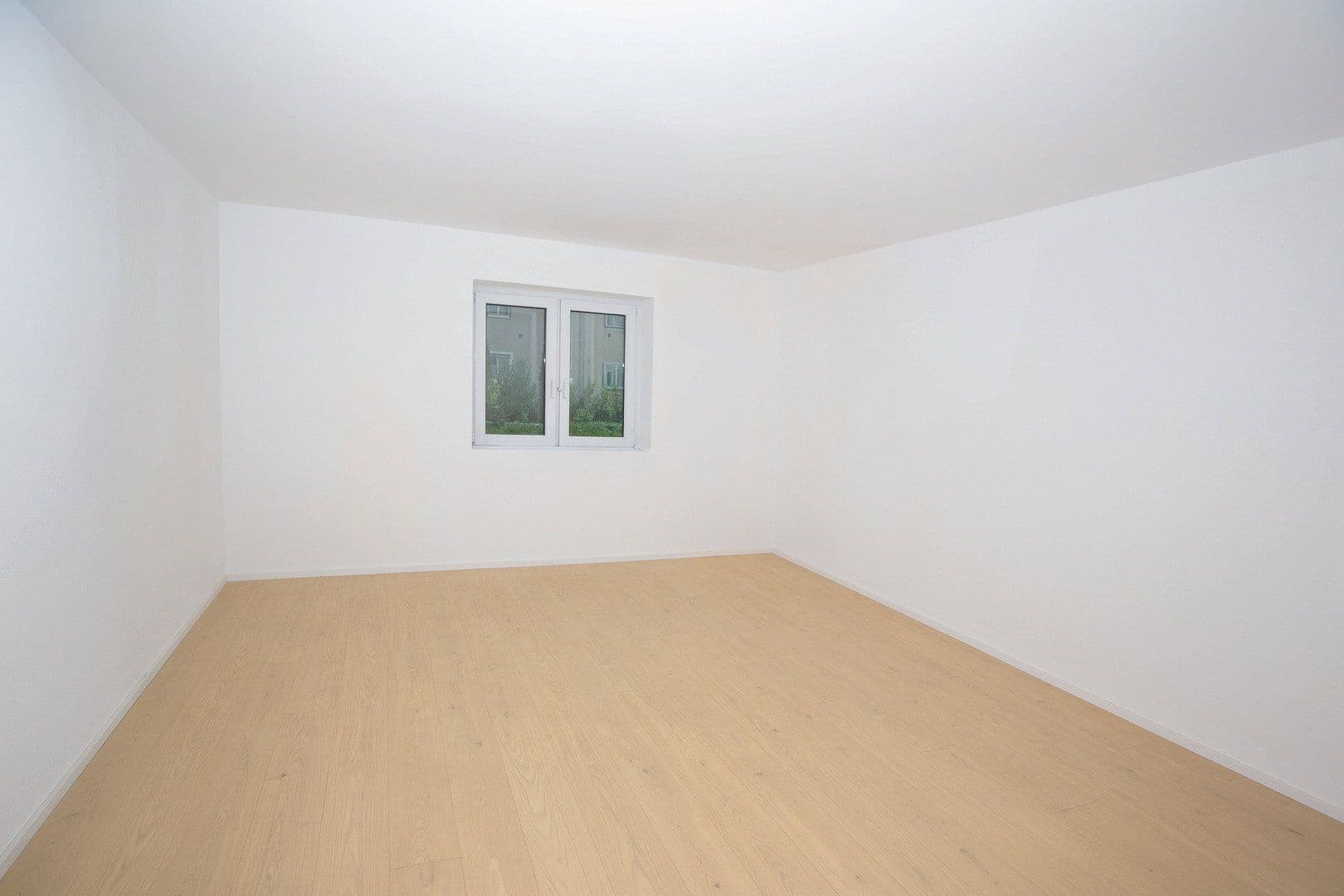 Prenájom bytu 4-izbový 94 m², Sulzburgstraße 40, Lenningen, Bádensko-Wurttembersko Prenájom bytu 4-izbový 94 m², Sulzburgstraße 40, Lenningen, Bádensko-Wurttembersko