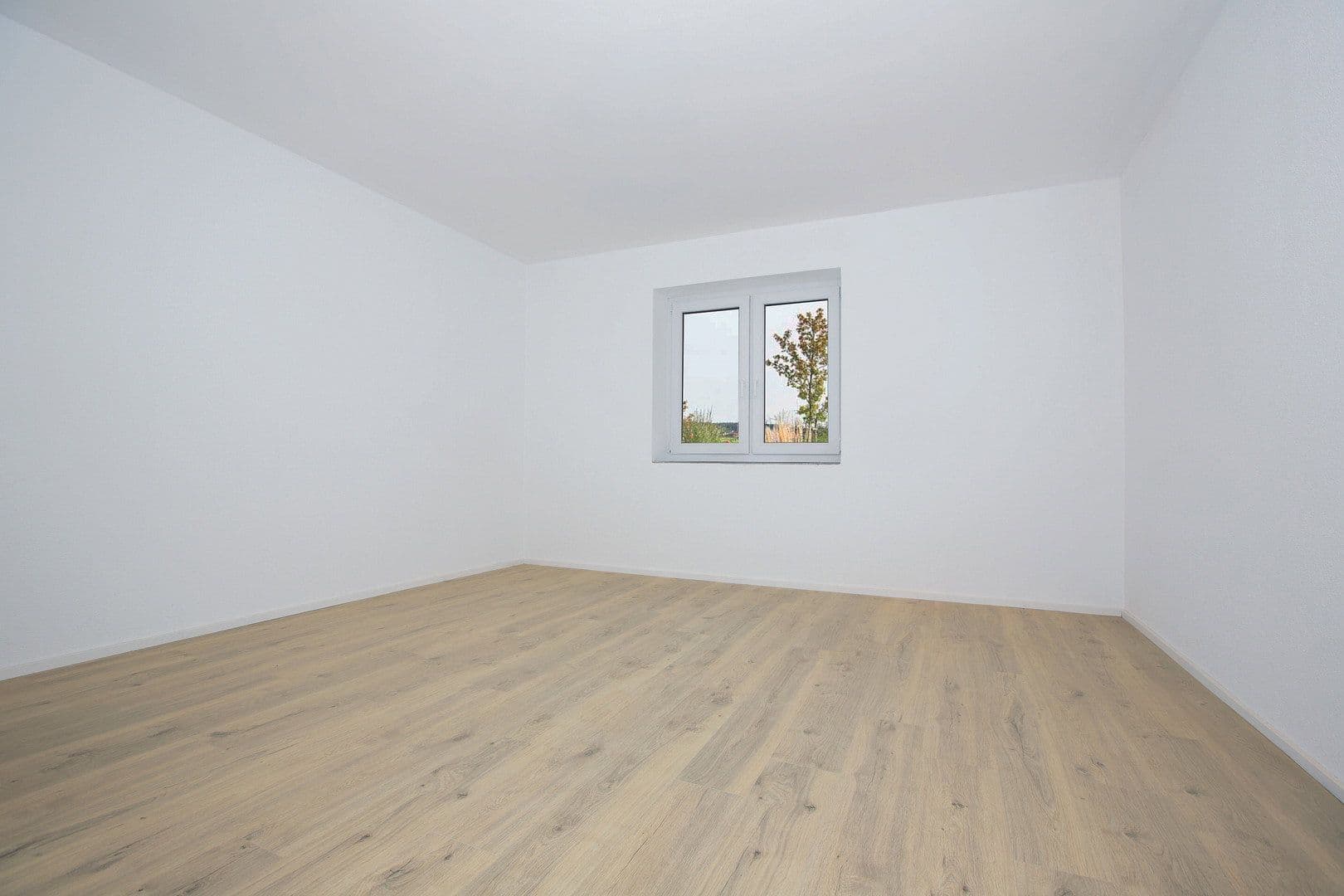 Prenájom bytu 4-izbový 94 m², Sulzburgstraße 40, Lenningen, Bádensko-Wurttembersko Prenájom bytu 4-izbový 94 m², Sulzburgstraße 40, Lenningen, Bádensko-Wurttembersko