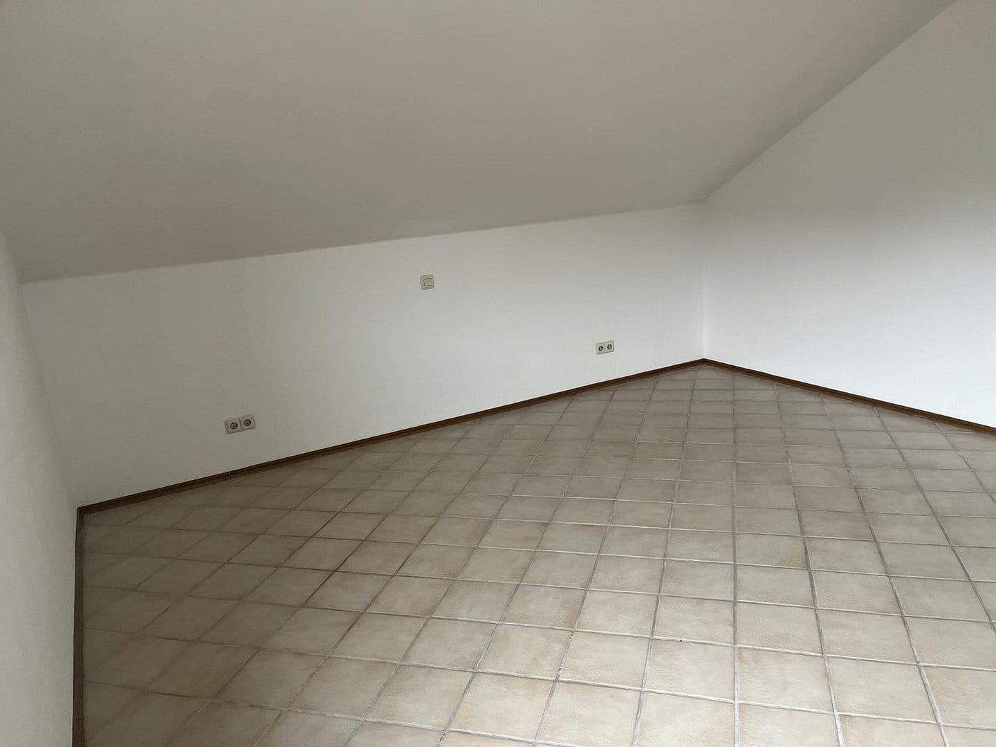 Prenájom bytu 2-izbový 50 m², Wiesloch, Bádensko-Wurttembersko Prenájom bytu 2-izbový 50 m², Wiesloch, Bádensko-Wurttembersko