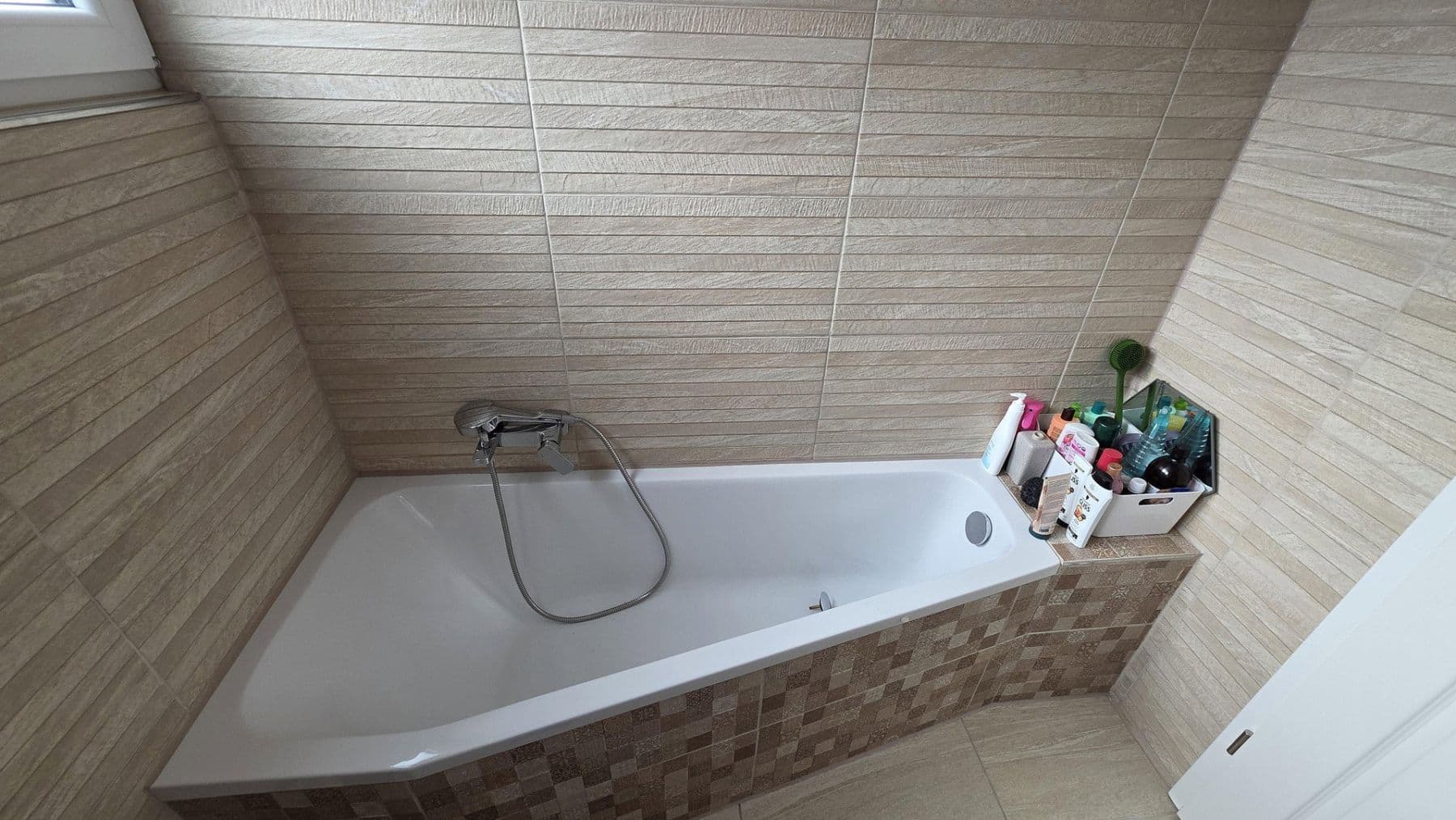 Predaj domu 96 m², pozemok 380 m², Neustadt an der Weinstraße, Porýnie-Falcko Predaj domu 96 m², pozemok 380 m², Neustadt an der Weinstraße, Porýnie-Falcko