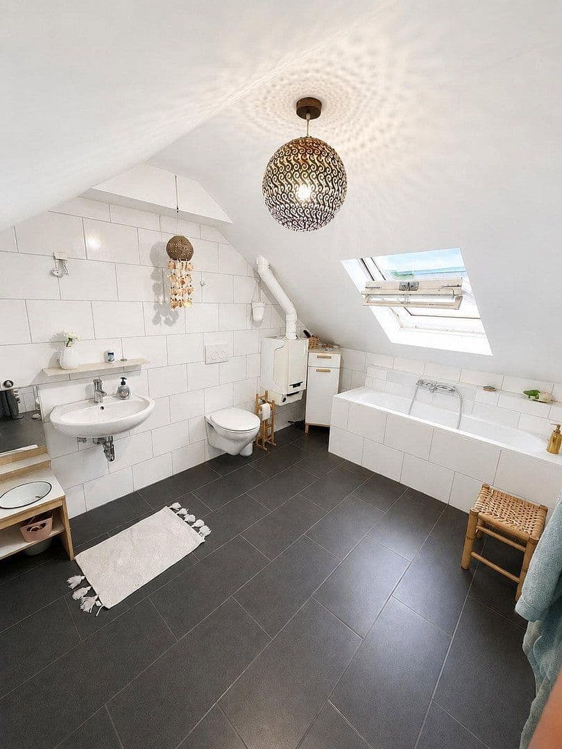 Predaj domu 434 m², pozemok 362 m², Viersener Staße 116, Mönchengladbach, Severné Porýnie - Westfálsko Predaj domu 434 m², pozemok 362 m², Viersener Staße 116, Mönchengladbach, Severné Porýnie - Westfálsko