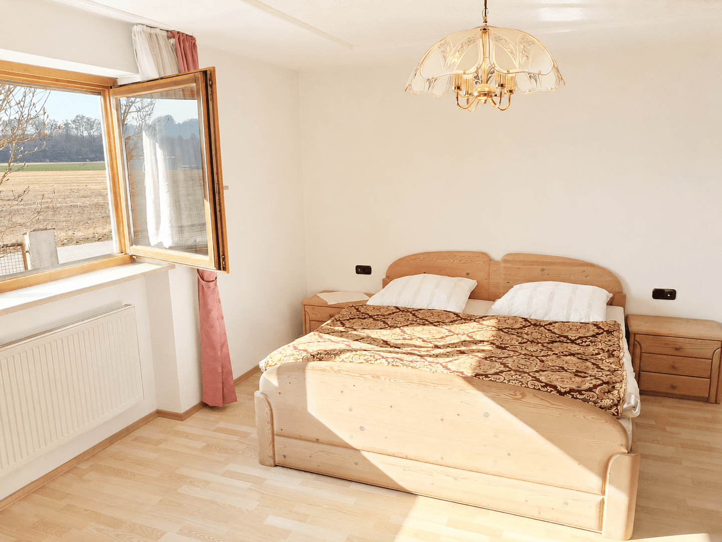 Predaj domu 250 m², pozemok 2.300 m², Emmerting, Bavorsko Predaj domu 250 m², pozemok 2.300 m², Emmerting, Bavorsko