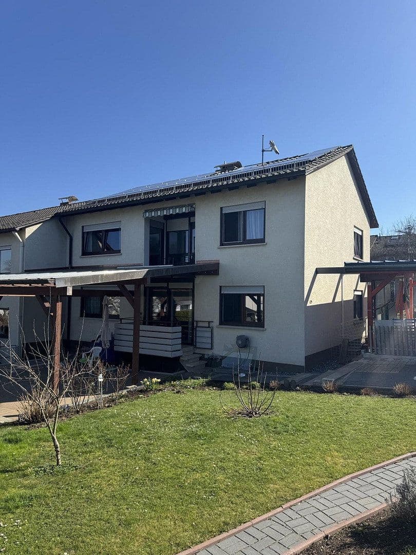 Predaj domu 147 m², pozemok 677 m², Tuttlingen, Bádensko-Wurttembersko Predaj domu 147 m², pozemok 677 m², Tuttlingen, Bádensko-Wurttembersko