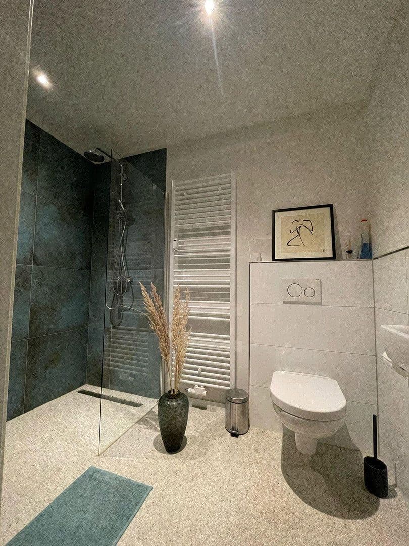 Prenájom bytu 7-izbový 193 m², Düren, Severné Porýnie - Westfálsko Prenájom bytu 7-izbový 193 m², Düren, Severné Porýnie - Westfálsko