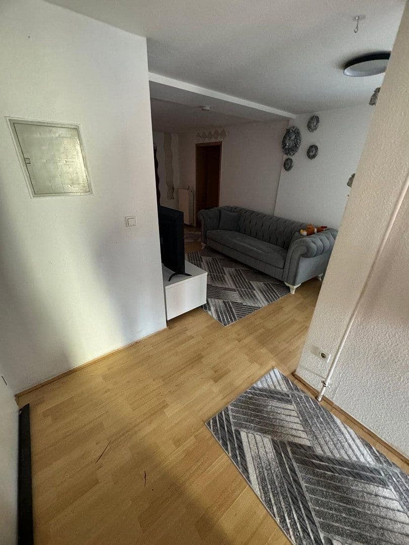 Prenájom bytu 5-izbový 124 m², Rheinstrasse 93, Münster-Sarmsheim, Porýnie-Falcko Prenájom bytu 5-izbový 124 m², Rheinstrasse 93, Münster-Sarmsheim, Porýnie-Falcko