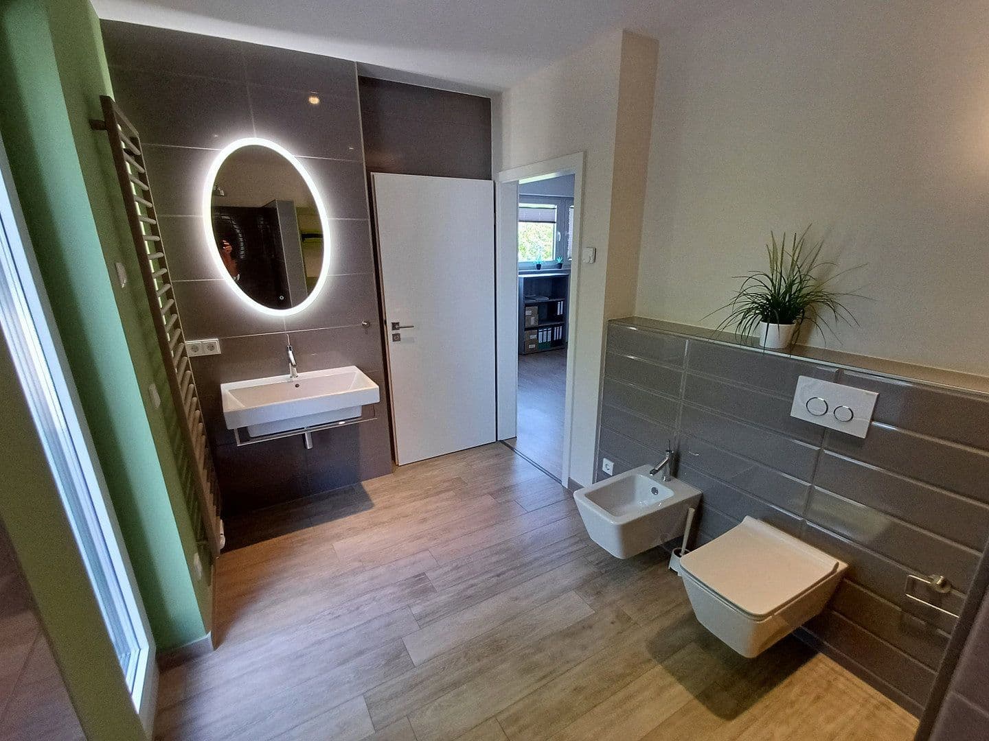 Predaj domu 240 m², pozemok 624 m², Falkensee, Brandenbursko Predaj domu 240 m², pozemok 624 m², Falkensee, Brandenbursko