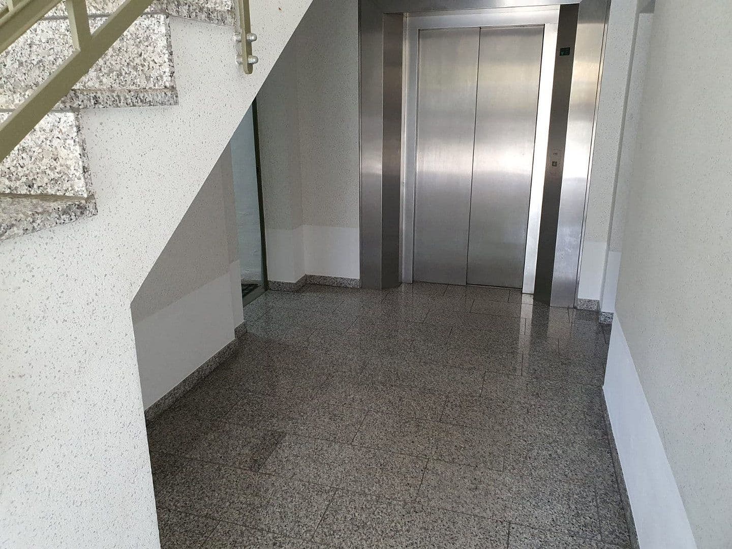 Prenájom bytu 2-izbový 58 m², Bahnhofstraße 4, Reichenbach, Sasko Prenájom bytu 2-izbový 58 m², Bahnhofstraße 4, Reichenbach, Sasko