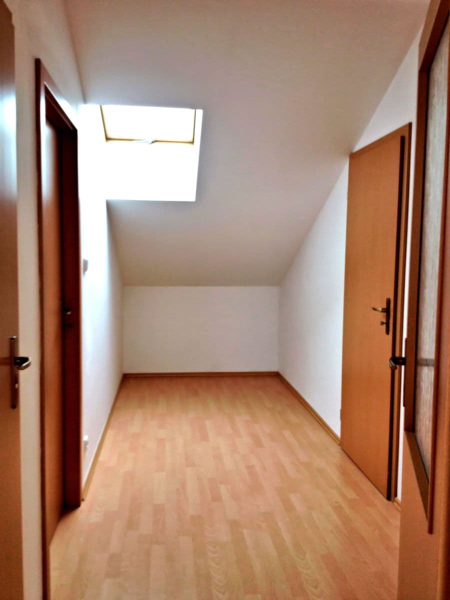 Prenájom bytu 2-izbový 77 m², Mladých Běchovic, Praha, Praha Prenájom bytu 2-izbový 77 m², Mladých Běchovic, Praha, Praha