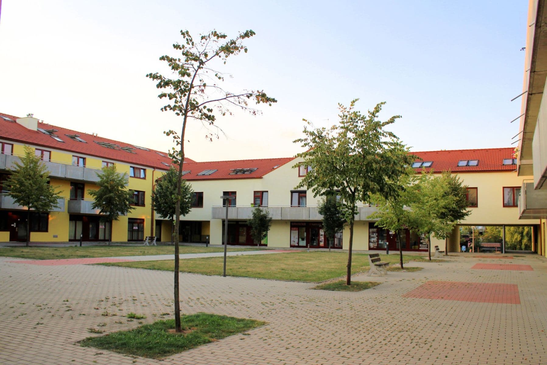 Prenájom bytu 2-izbový 77 m², Mladých Běchovic, Praha, Praha Prenájom bytu 2-izbový 77 m², Mladých Běchovic, Praha, Praha