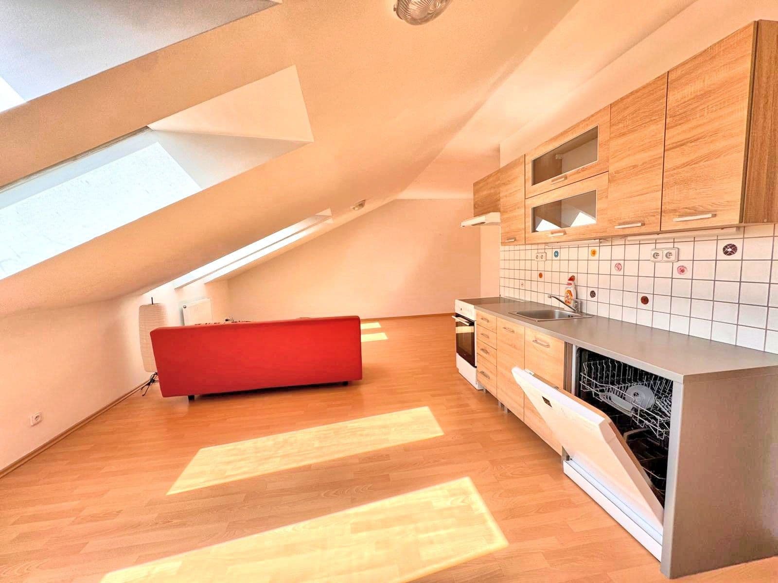 Prenájom bytu 2-izbový 77 m², Mladých Běchovic, Praha, Praha Prenájom bytu 2-izbový 77 m², Mladých Běchovic, Praha, Praha